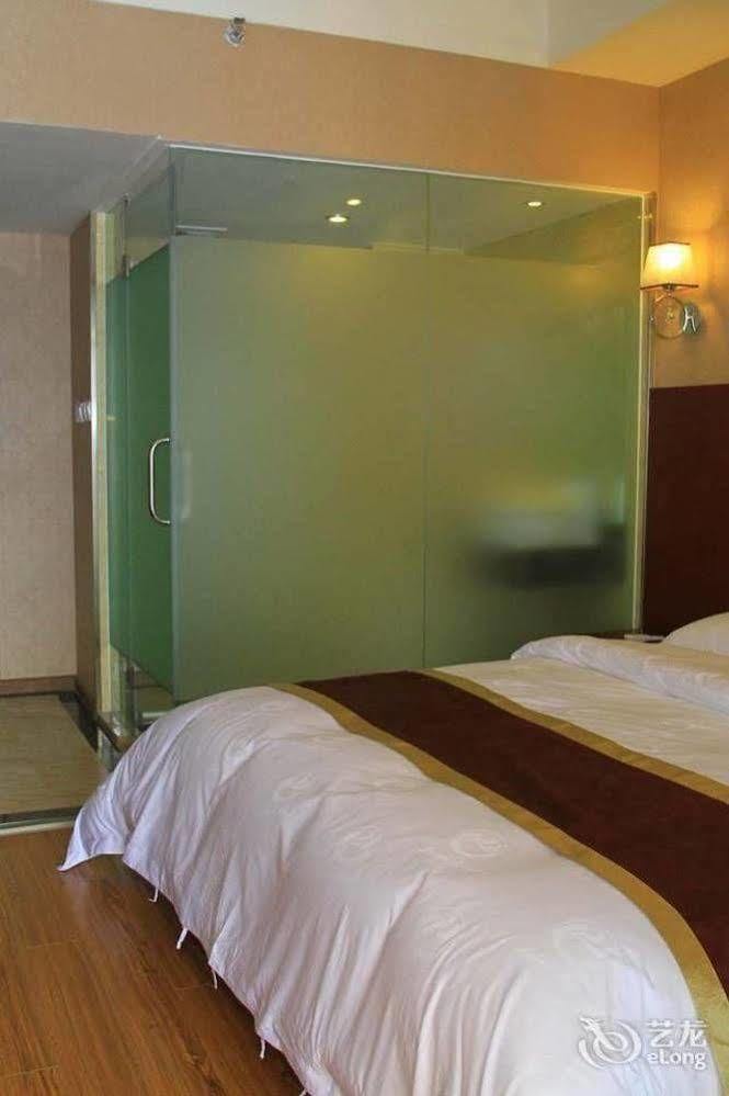 Helun Hotel Chengdu Exterior foto